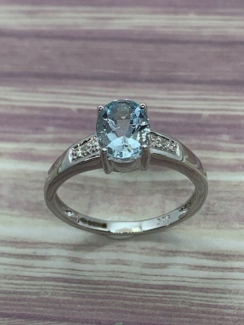 9ct White Gold Aquamarine Gemstone with Diamond Set Shoulders | Etsy