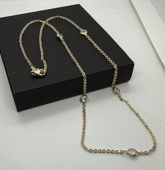 9ct Yellow Gold Cubic Zirconia Necklace 18 Inches 45cm (0531)