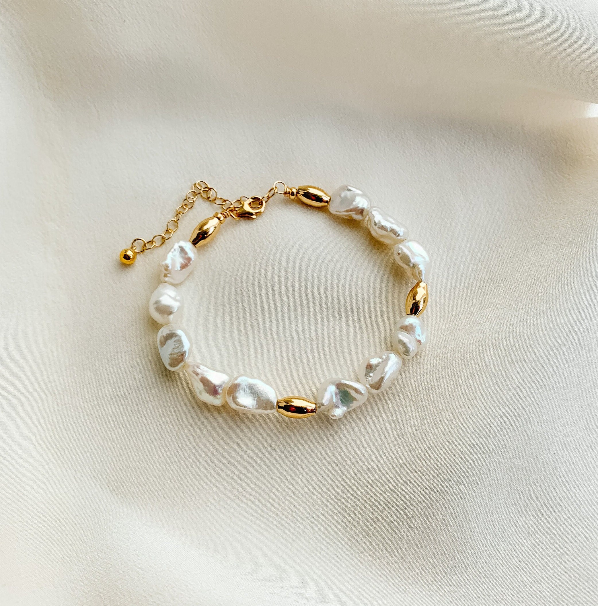 Pearl gold shop bracelet design