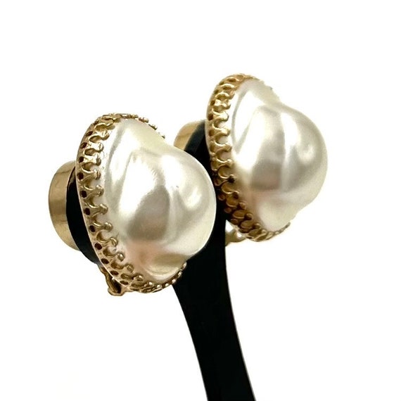 Vintage MAGI-CLIP CORO Earrings Gold Tone Faux Ma… - image 3