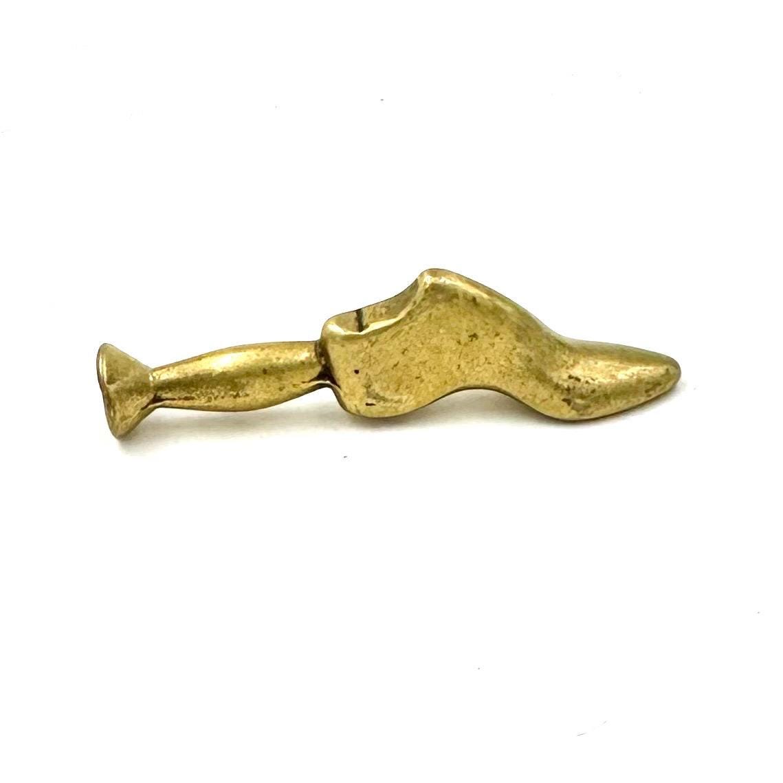 Vintage BRASS PIPE TAMPER Figural Brass Shoe, Snuff, Tobacco, Ash Extinguisher Tobacciana Colonial Williamsburg