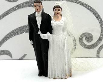 Vintage WEDDING CAKE TOPPER Bride & Groom Topper Signed Marble Like Novelty Co. Patent 1948 Chalk ware Figurine