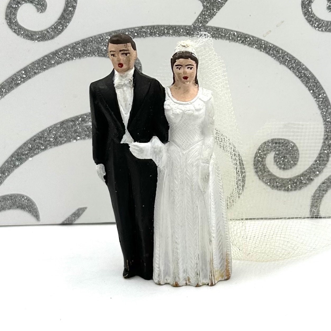 Vintage WEDDING CAKE TOPPER Bride & Groom Topper Signed Marble Like Novelty Co. Patent 1948 Chalk ware Figurine