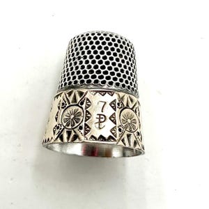 Antique SEWING THIMBLE Sterling Silver Panel Border Hallmarked  Stern Bros. Sz 7