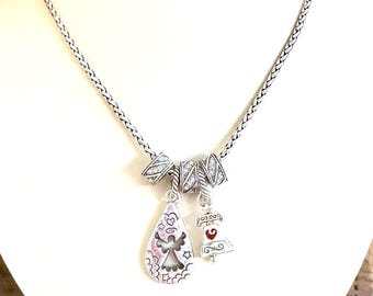 Collar vintage BRIGHTON CHARM con dijes separadores de campana de ángel.