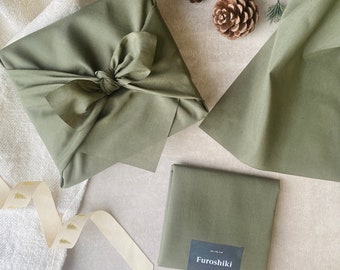 Emballage pour cadeau en tissu fait au Quebec avec du tissu recyclé furoshiki de couleur Sapin