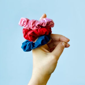Scrunchies made with organic cotton scraps in Canada image 9
