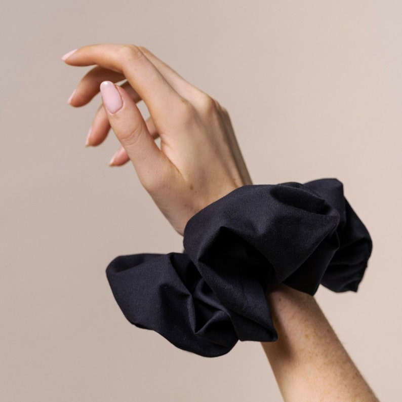Reusable fabric gift wrapping black furoshiki Japanese wrapping image 4