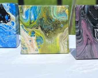 Miniaturas originales de acrílico vertido en tonos vibrantes y únicos de 4x4