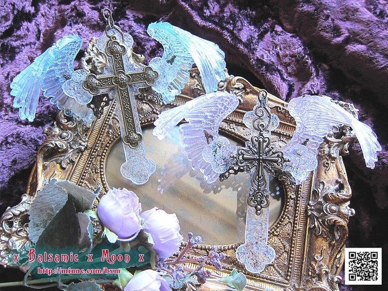 Resin big Cross with Flapping Curved Wing Angel pendantTransparent rose wingIncluding rainbow-colored glassgothic lolitaxBalsamicxMoonx
