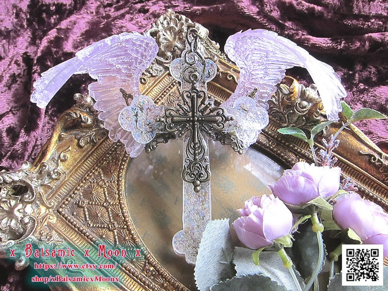 Resin big Cross with Flapping Curved Wing Angel pendantTransparent rose wingIncluding rainbow-colored glassgothic lolitaxBalsamicxMoonx