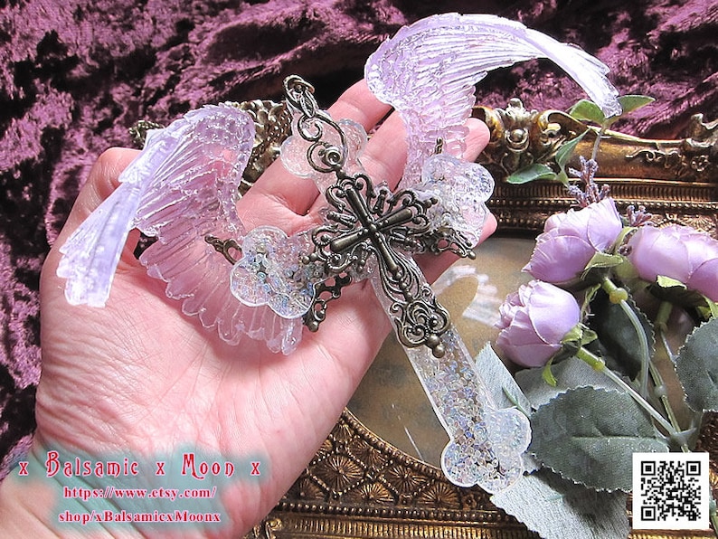 Resin big Cross with Flapping Curved Wing Angel pendantTransparent rose wingIncluding rainbow-colored glassgothic lolitaxBalsamicxMoonx