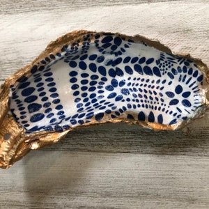 Oyster Shell Ring Dish, Blue and White Trinket Dish, Coastal Catch All Dish, Small Blue Trinket Dish