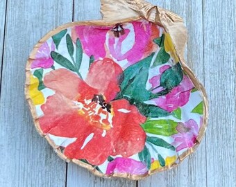 Colorful Floral Scallop Shell Ring Dish with Gold Trim, Jewelry Holder, Trinket Dish, Coastal Home Decor, Summer Gift for Her