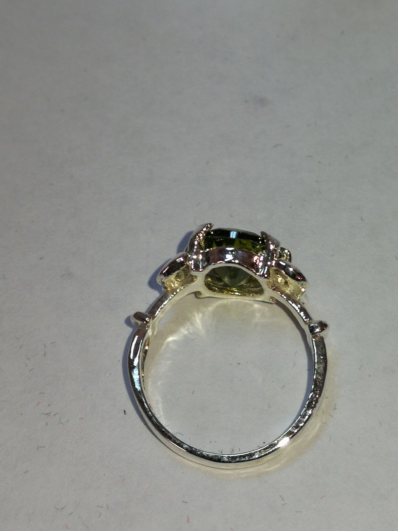 PERIDOT RING