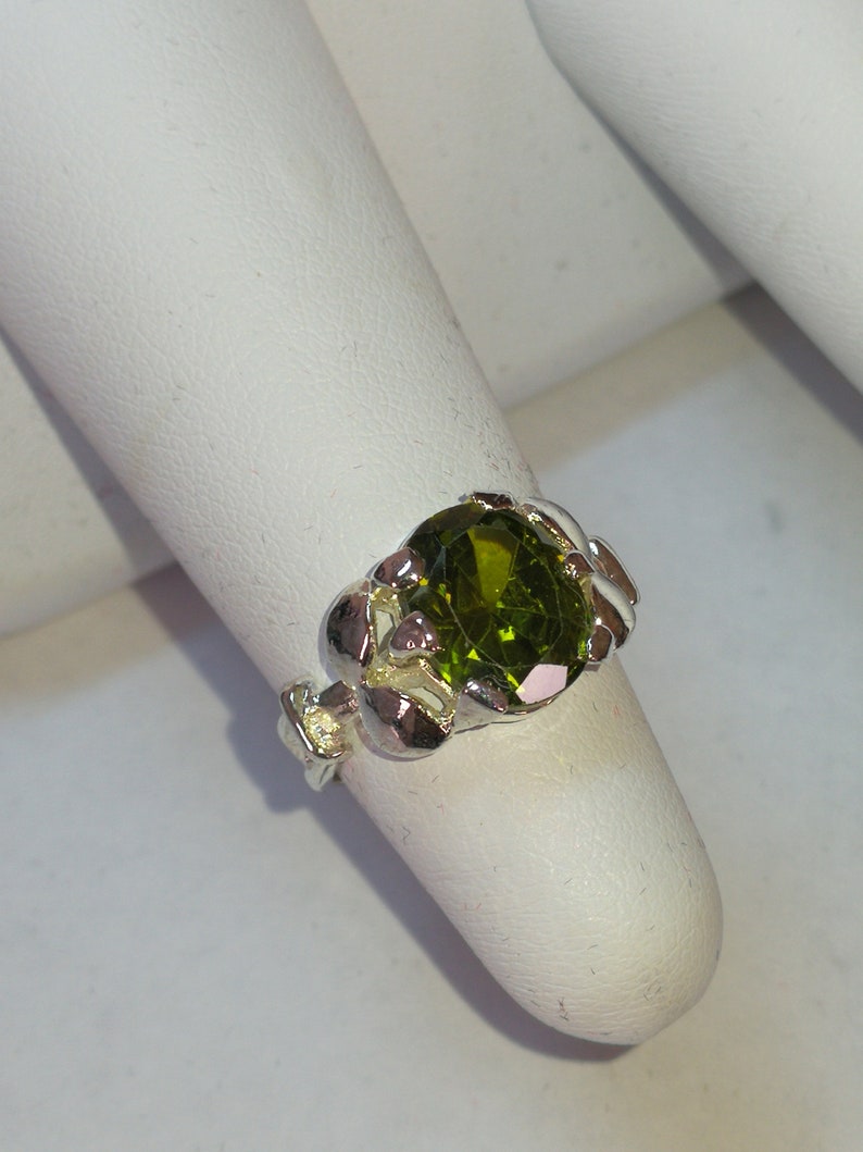 PERIDOT RING