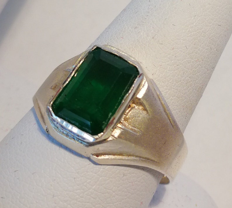 Emerald Solitaire Ring
