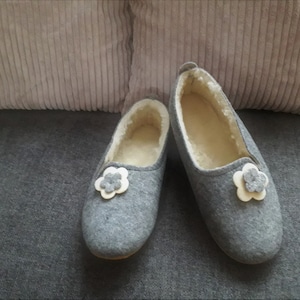 Ladies Women Grey Felted Flower Detail Slippers Wide Handmade Real Wool Felt Warm Shoes Ballerinas Mothers Day Gift UK Seller image 5