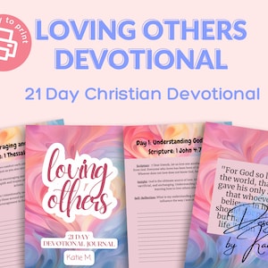 以下が含まれることがあります： ピンク、パープル、ブルーの大理石模様の表紙を持つ、印刷可能な21日間のクリスチャン向けデボーションジャーナル。表紙には「Loving Others」と「21 Day Devotional Journal」のテキストと、著者の名前「Katie M.」が記載されています。