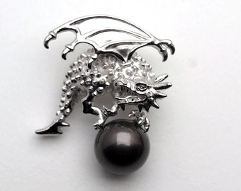 Spilla a forma di drago con perle di Tahiti in argento sterling 925, tondo da 9,5 mm, colore nero, spilla, fermacravatta, spilla da bavero, gioielli zodiacali, unisex