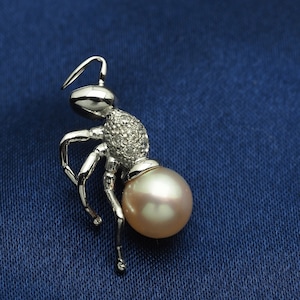 14K Solid White Gold Akoya Pearl Ant Lapel Pin with Natural Diamond, 7mm Champagne Rosé Color, Pin Badge, Unisex