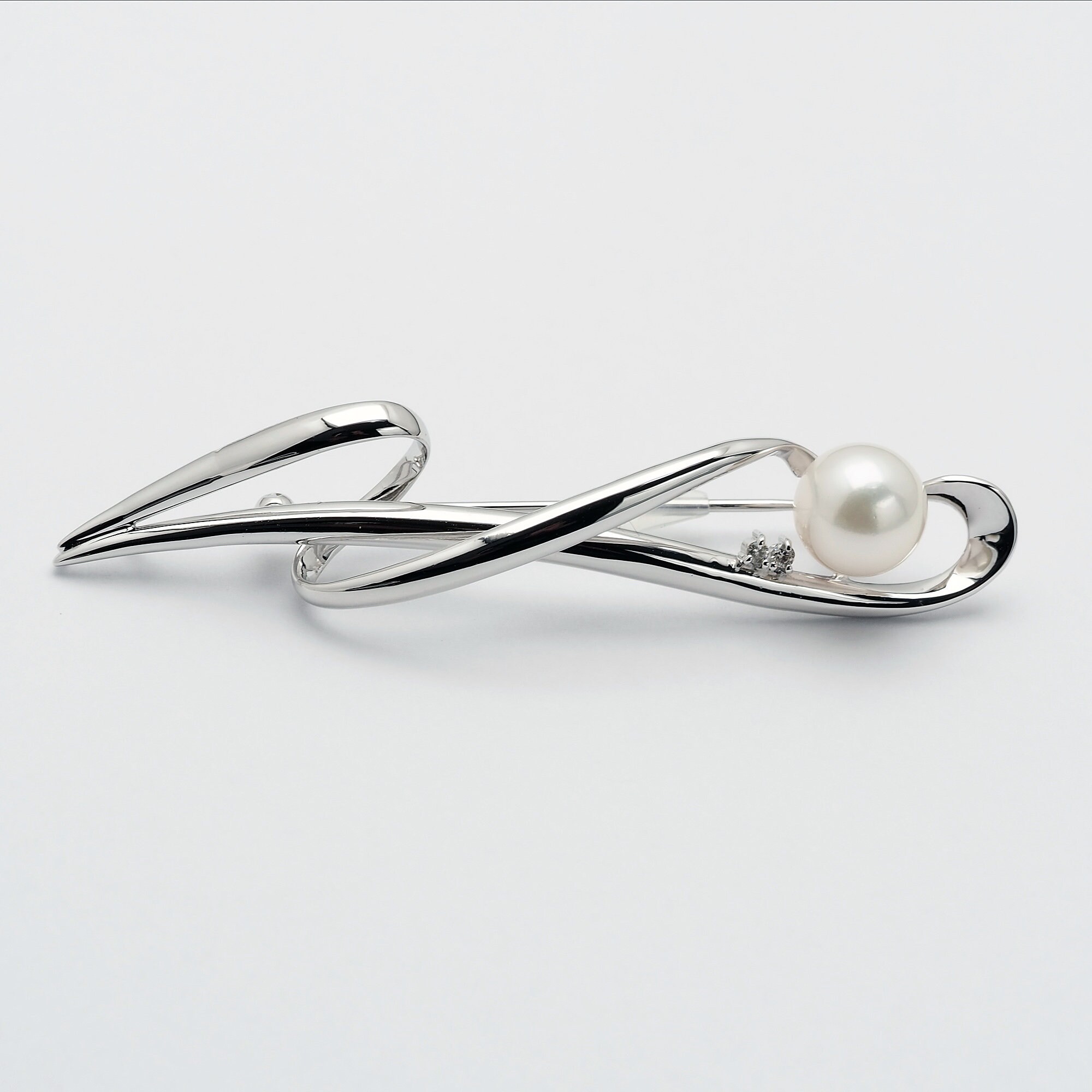 18K White Gold Brooch with 9mm Akoya Pearl Statement Elegant Etsy