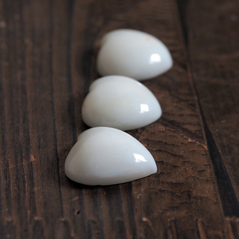 Undyed Natural Japan White Coral Heart Shape Cabochon 15\u00d713mm Half Hole Drilled for Blank Bezel-Prong-Claw Setting