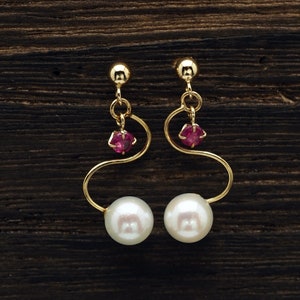 18K Solid Gold Akoya Pearl Dangle Earrings with Natural Ruby, Quirky Earrings, Yellow Gold Earrings