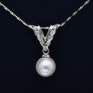 Colgante en forma de V con perla de Akoya en oro blanco macizo de 18 quilates y diamante, colgante con inicial, solo colgante