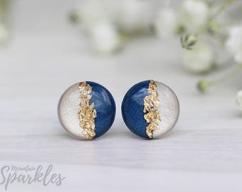 Brincos de pino azul marinho: bege, detalhes dourados, hipoalergênicos