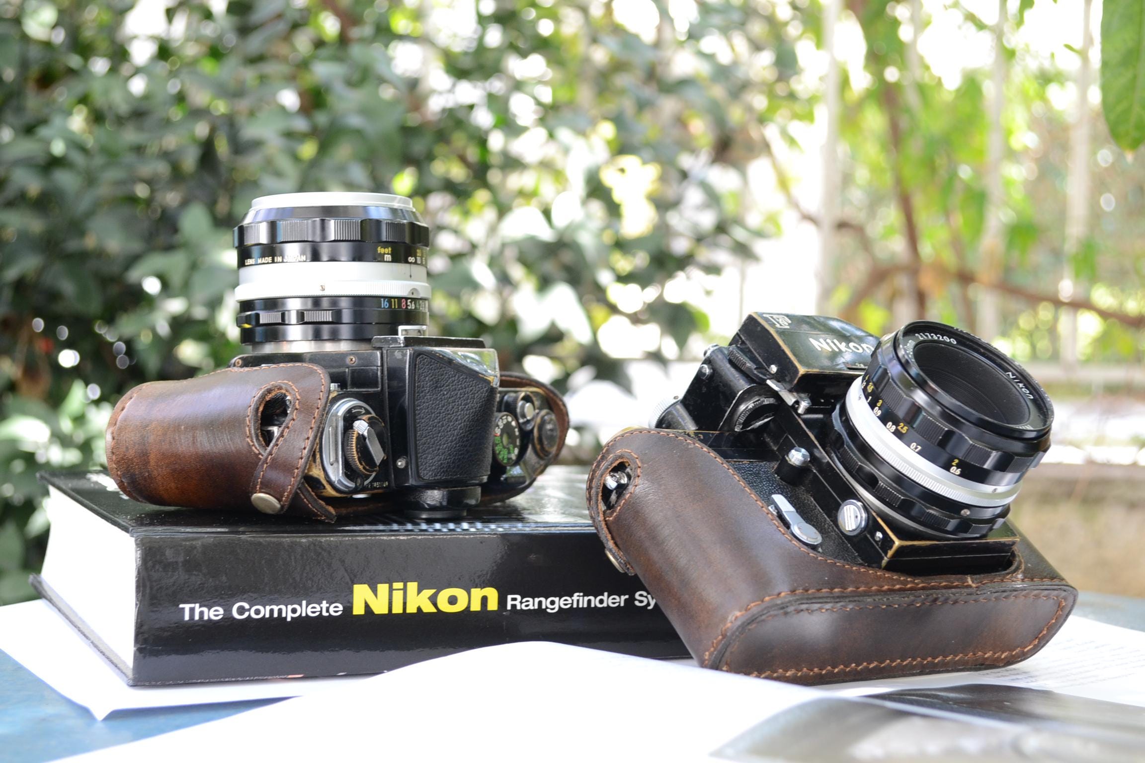 Nikon F2 フィルムカメラ 一眼レフ レザーケース レザーストラップ付き ニコンF2用レザーケース、高級ハンドメイドレザーフィルムカメラハーフ