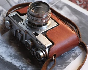 Nikon S型　レンジファインダーカメラ レザーケース付き Nikon Zfc用レザーハーフケース ショルダーストラップ付き 3481