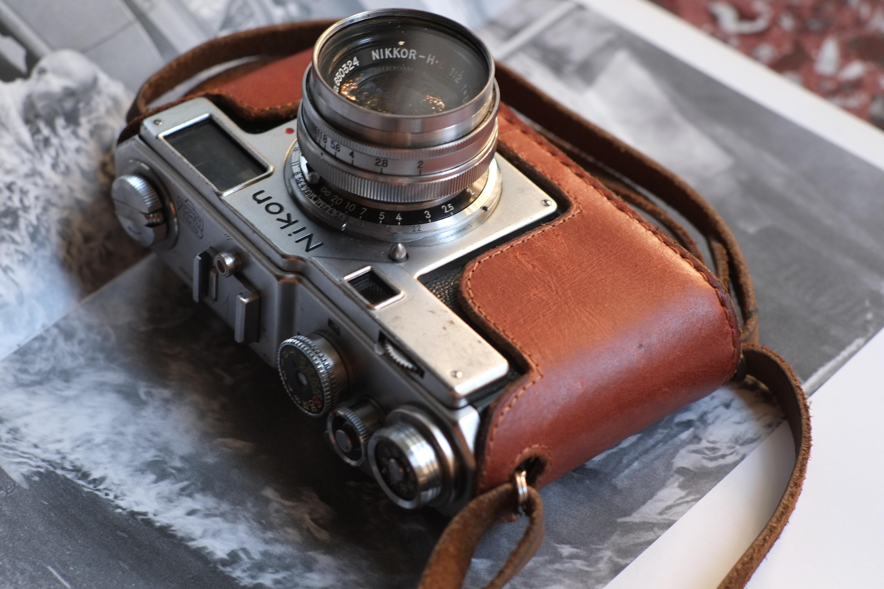 Nikon S S2 レンジファインダーカメラ用レザーハーフケース Nikon S S2 レンジファインダーカメラ用レザーハーフケース