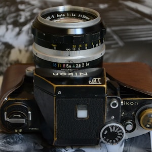 Mezza custodia in pelle per fotocamera Nikon F