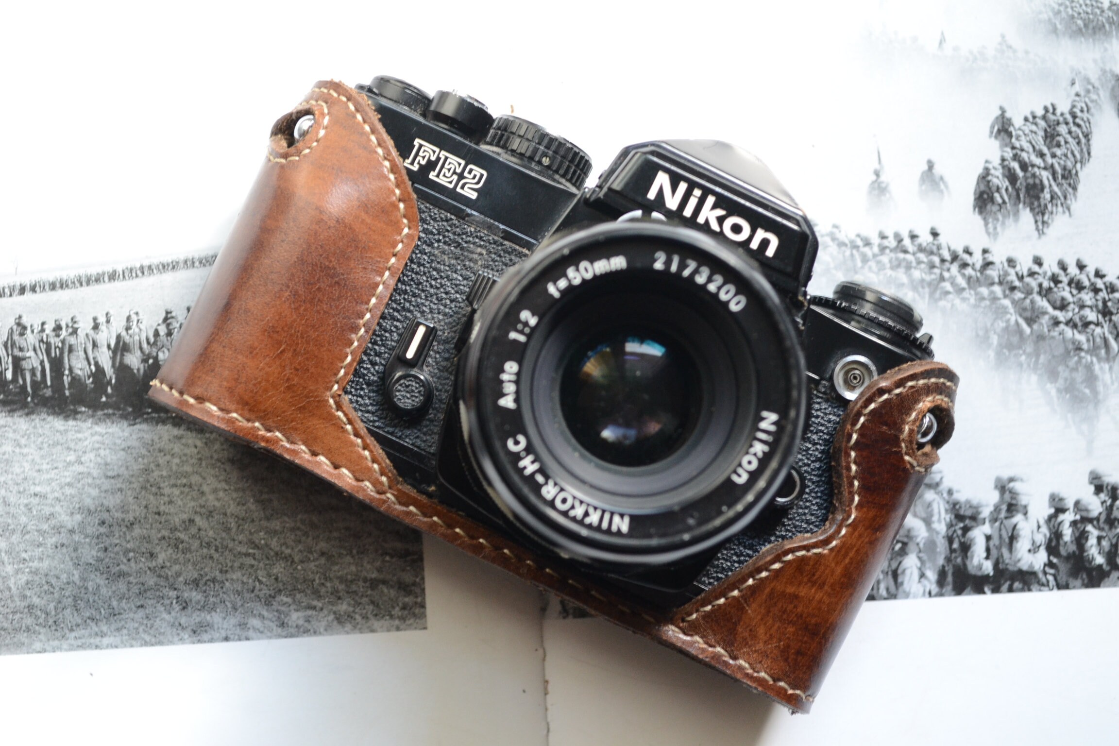 Nikon FM FM2 FE FE2 FM3a用グリップ付きレザーハーフケース Nikon FM FM2 FE FE2 FM3a用グリップ付きレザーハーフケース