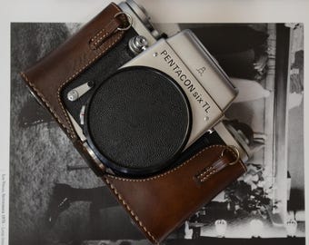 Camera PENTACON Six TL Lens Carl Zeiss Jena Biometar 2.8/80 Camera PENTACON Six TL Lens Carl Zeiss Jena Biometar 2.8/80
