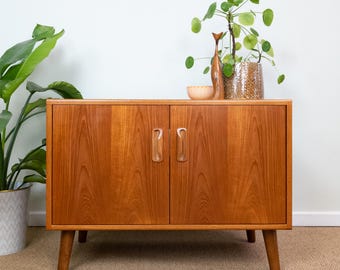 Refinished Vintage Mid-Century Teak G-Plan Short Sideboard Record Cabinet TV Stand
