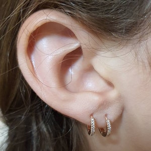 Pflaster Diamanten 14 k gold Huggie aufklappbaren Reifen Ohrring Manschette, extra kleine Größe 9mm Außen x 6mm Innendurchmesser (Knorpel Helix Tragus Piercings)