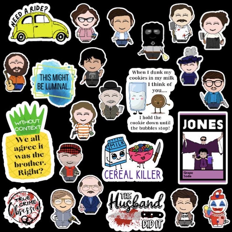 Op de afbeelding: Een verzameling stickers met cartoon illustraties en tekst. De stickers bevatten verschillende personages, zinnen als "Cereal Killer" en "The Husband Did It", en een gele auto. Het thema lijkt gerelateerd te zijn aan true crime.
