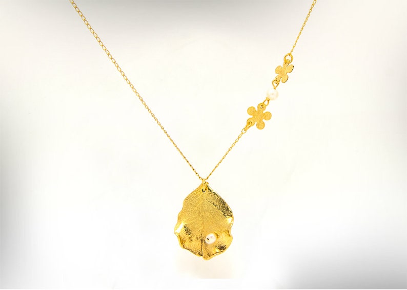 Girlfriend Necklace. Birthday Present Natural leaf Jewelry Gold Leaf Pendant Necklace Delicate Necklace Gift Gold plated Real Leaf