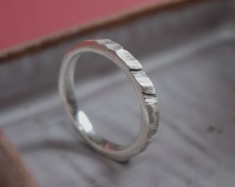 Bague en argent avec texture rugueuse, bague de mariage en argent ou bagues pour couple