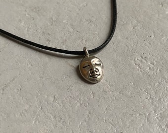 Pendentif et collier MOON FACE argenté, bijoux unisexe