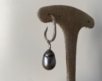 Tahitian Black Pearl Drop Earring – Sterling Silver Hoop, Handmade in Paris (Single Earring)