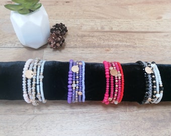 Bracelet multicouche, bracelet bohème, 5 bracelets en un, perles dorées, perles colorées, bracelet élégant, cadeau femme parfait, ajustable