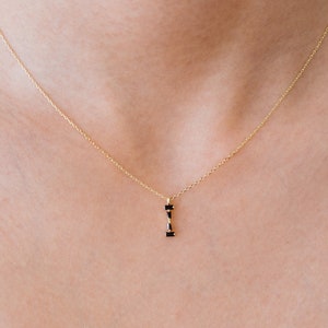 Monogramia I, alfabeto, collar inicial, collar de letras 925 oro de plata de ley / ROSEGOLD / PLATA cubierta de circonio cúbico negro
