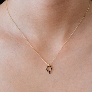 Monograma Q, alfabeto, collar inicial, collar de letras 925 oro de plata de ley / ROSEGOLD / PLATA cubierta de circonio cúbico negro