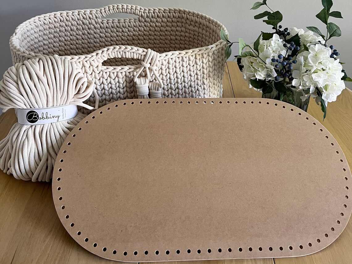 1 Pc Moses Basket Wood Bottom 27.56 X 15.75 Inches/ 70 X 40 Cm Oval