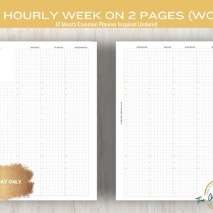 Puede incluir: Una página de planificador imprimible de tamaño A5 con un horario semanal por hora en dos páginas. El planificador no está fechado y está inspirado en el Common Planner. La primera página tiene del lunes al miércoles y la segunda página del jueves al domingo. El texto "MONDAY ONLY" está en dorado sobre un fondo marrón.