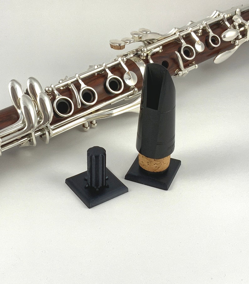 Clarinet mouthpiece display and drying stand Black