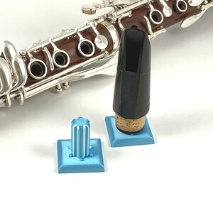 Clarinet mouthpiece display and drying stand blue turquoise